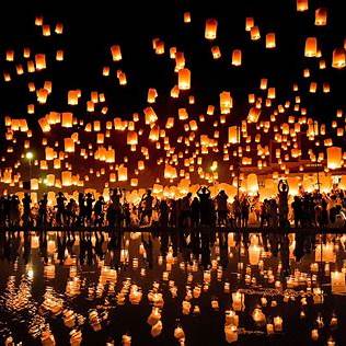 Assister à un Festival de Lanternes Flottantes (Thaïlande)