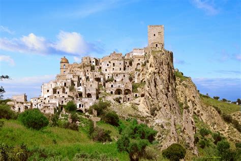 Visiter une Ville Fantôme (Italie)